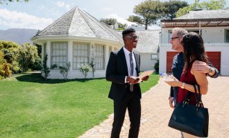 Are Estate Agents Still Relevant in the Age of AI?